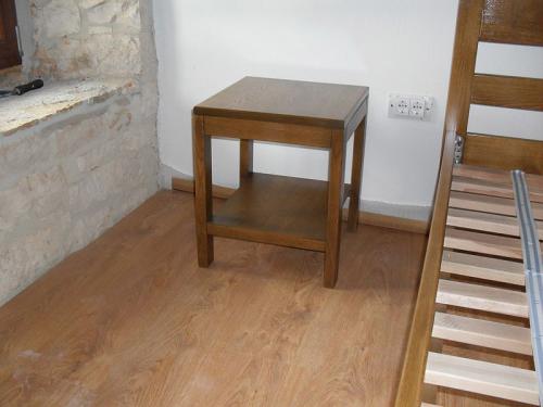 12 - Noćni ormarić