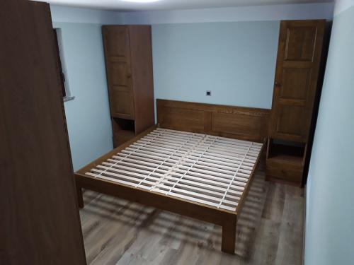 43 - Krevet